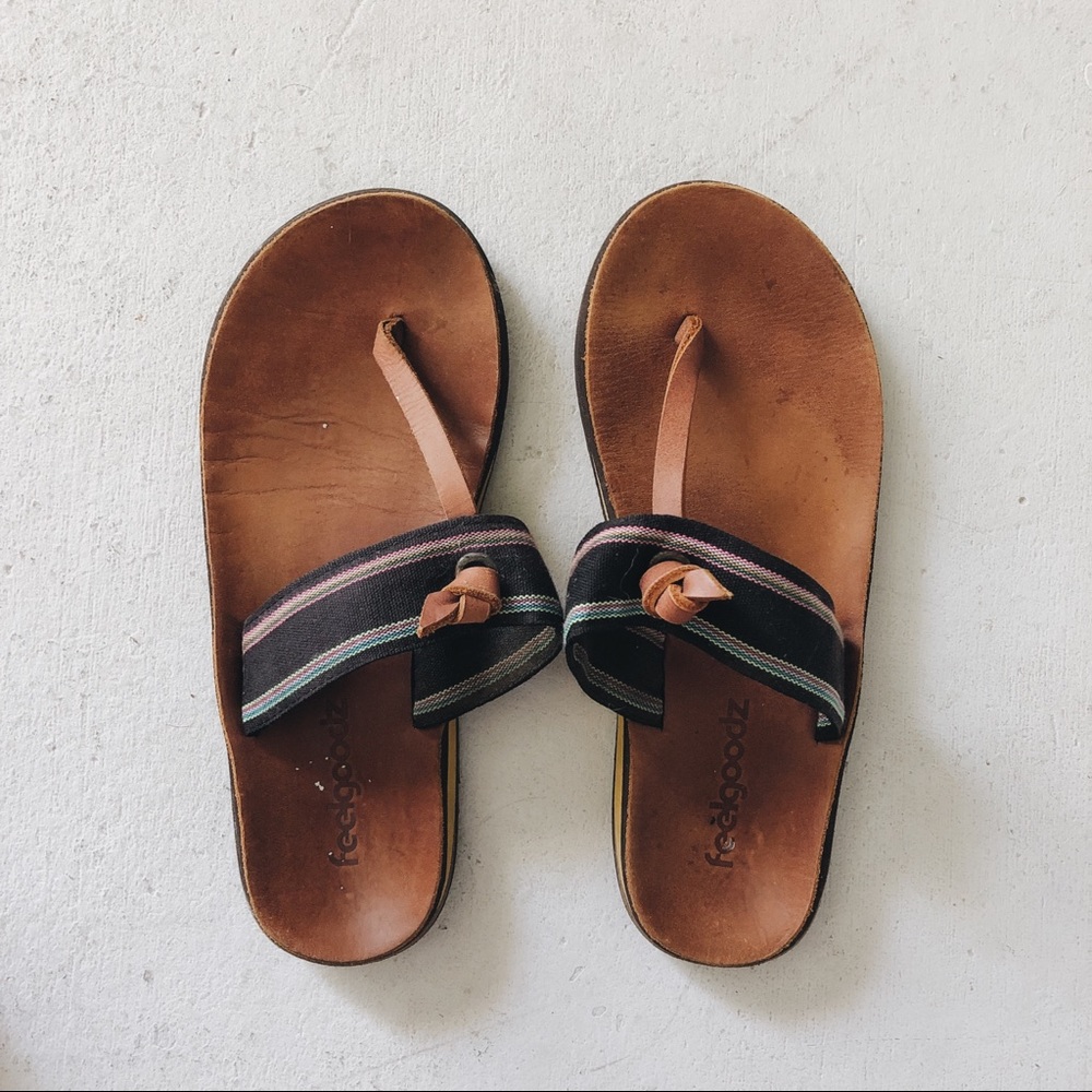 SOLD >> Leather Sandals